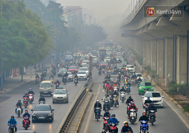 Không khí Hà Nội tiếp tục ô nhiễm nghiêm trọng khiến nhiều người phải thốt lên đầy hoang mang: Không muốn bước ra đường luôn - Ảnh 10.